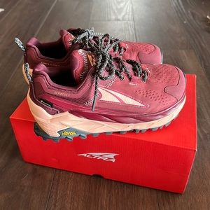 ALTRA Women's AL0A7R76 Olympus 5 Low GTX Trail Running Shoe